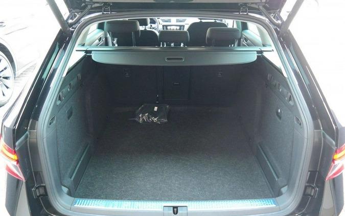 Skoda Superb cena 174790 przebieg: 5, rok produkcji 2024 z Sędziszów małe 781